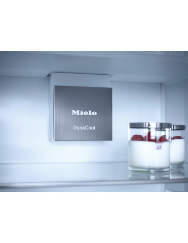 Miele KFN 7734 C – Ugradbeni hladnjak sa zamrzivačemm sa zamrzivačem