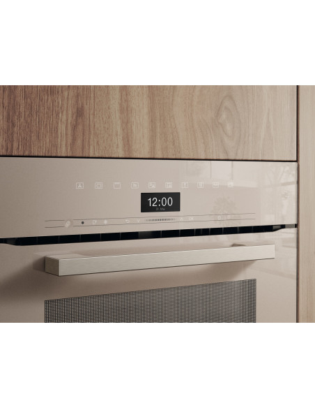 Miele H 7440 BM unutrašnjost pećnice PerfectClean